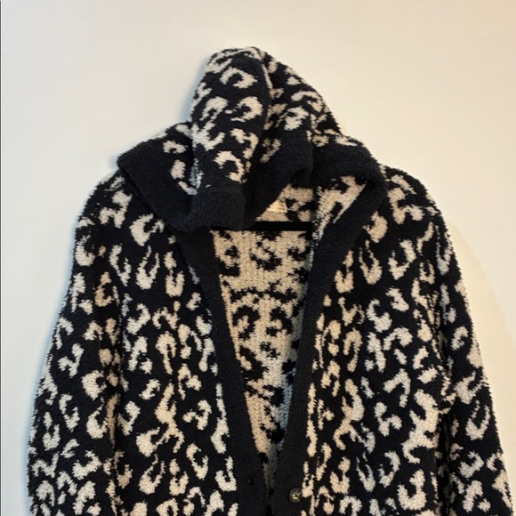 UGG Black and Cream Patterned Cardigan - Picture 6 of 6